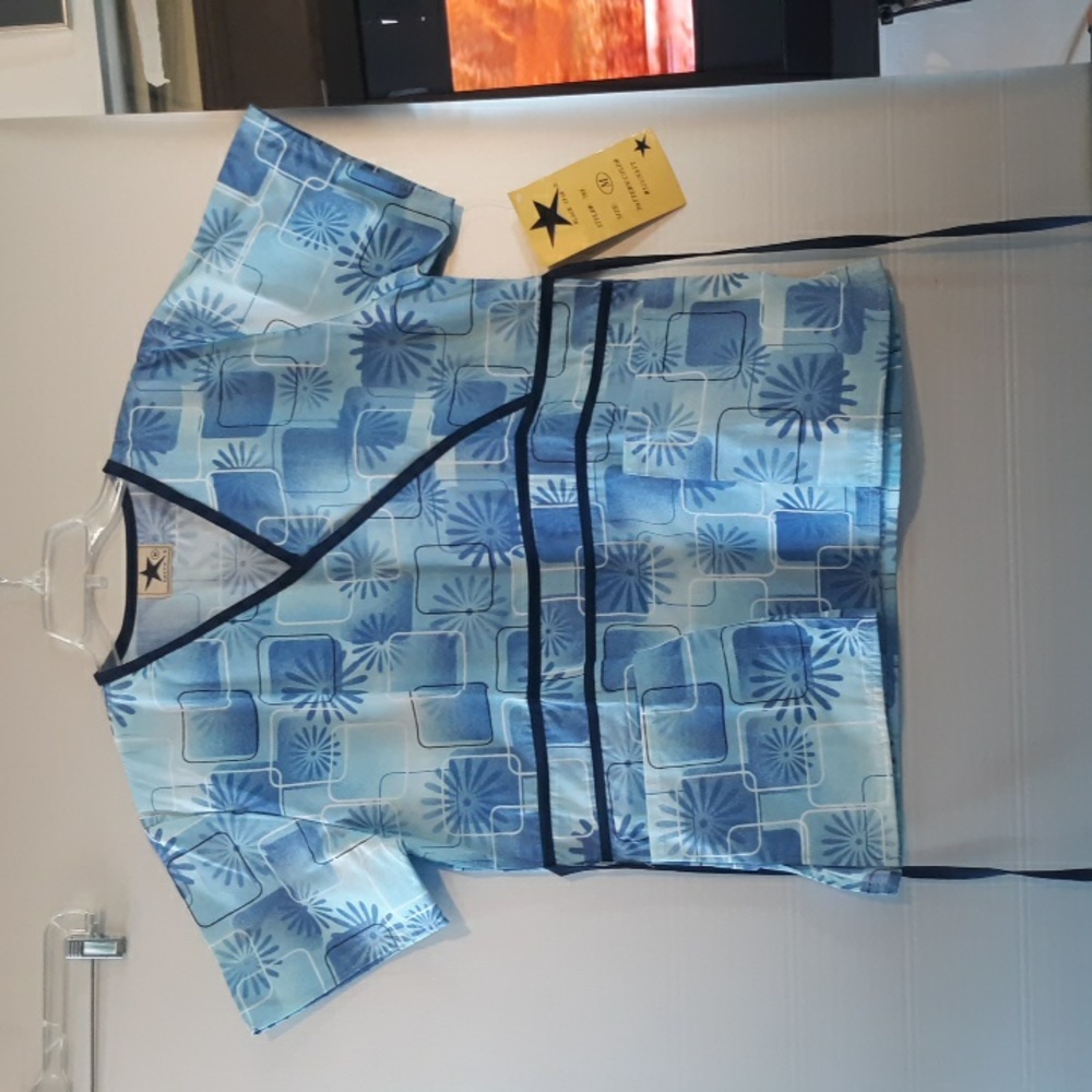 NWT Black Star Size M (SKU N70)<CP>